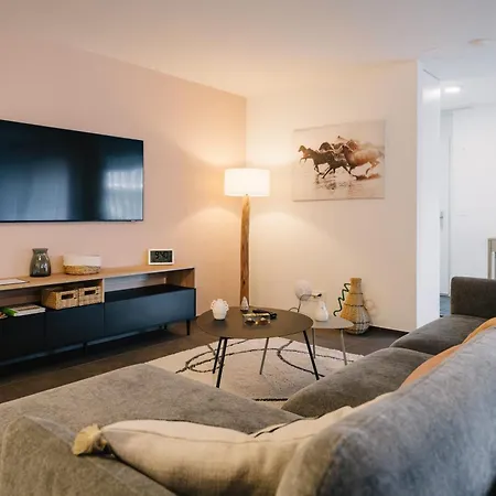 Niesen In See- Und Bergnaehe, Modern, Erdgeschoss, Ohne Treppen, 4 Gaeste Apartmán Spiez