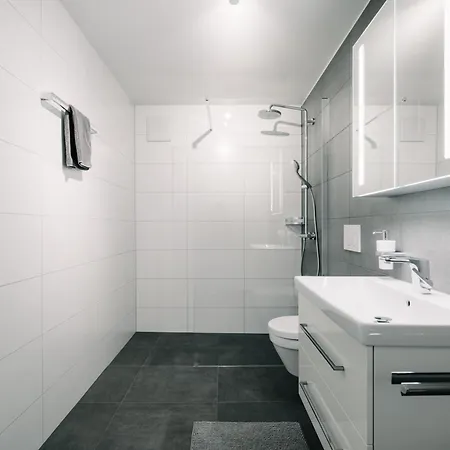 Niesen In See- Und Bergnaehe, Modern, Erdgeschoss, Ohne Treppen, 4 Gaeste * Spiez