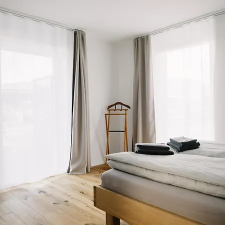 Niesen In See- Und Bergnaehe, Modern, Erdgeschoss, Ohne Treppen, 4 Gaeste *