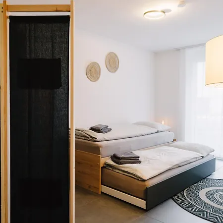 Niesen In See- Und Bergnaehe, Modern, Erdgeschoss, Ohne Treppen, 4 Gaeste