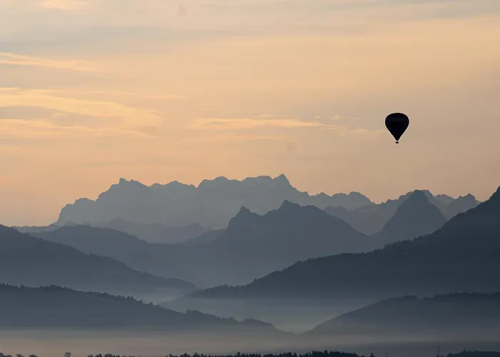 Niesen In See- Und Bergnaehe, Modern, Erdgeschoss, Ohne Treppen, 4 Gaeste *